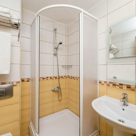 Lowe Hotell